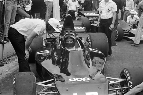 Jackie Oliver kørte i 1973 Formel 1 for Shadow-teamet.